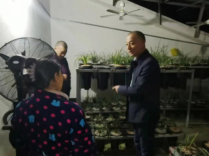 榮扎厚走訪(fǎng)2.jpg